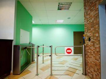 Комплекс систем охраны, контроля доступа, пожарной безопасности в деловом центре  в г. Москва